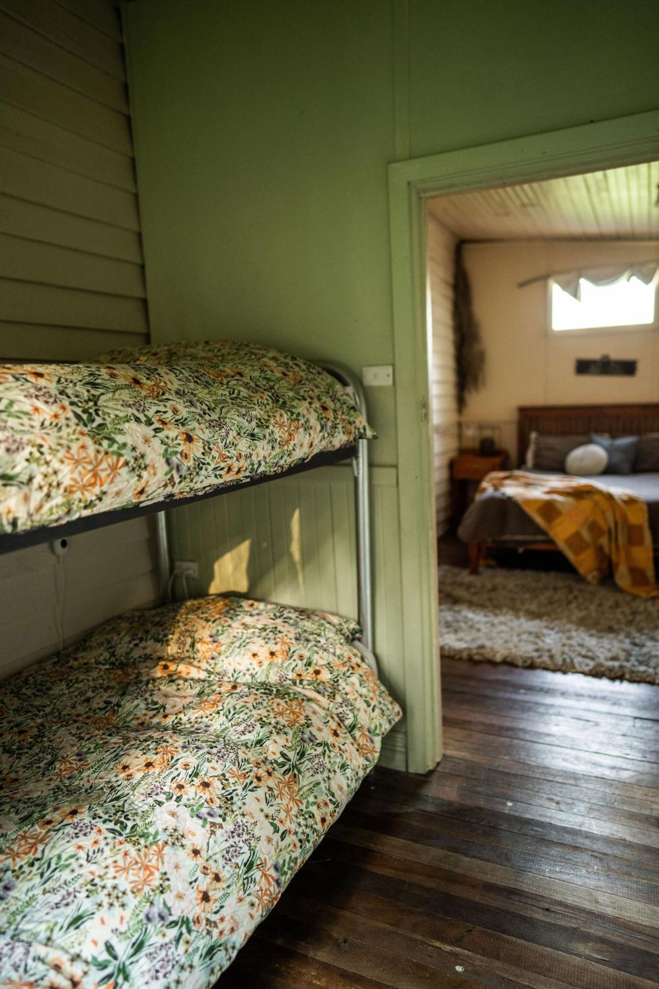 Cosy Farmstay: Green Cabin At Whispering Woods Beedelup Екстер'єр фото